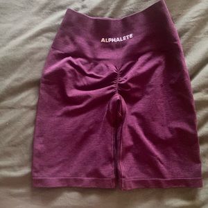 Alphalete amplify biker shorts cherry